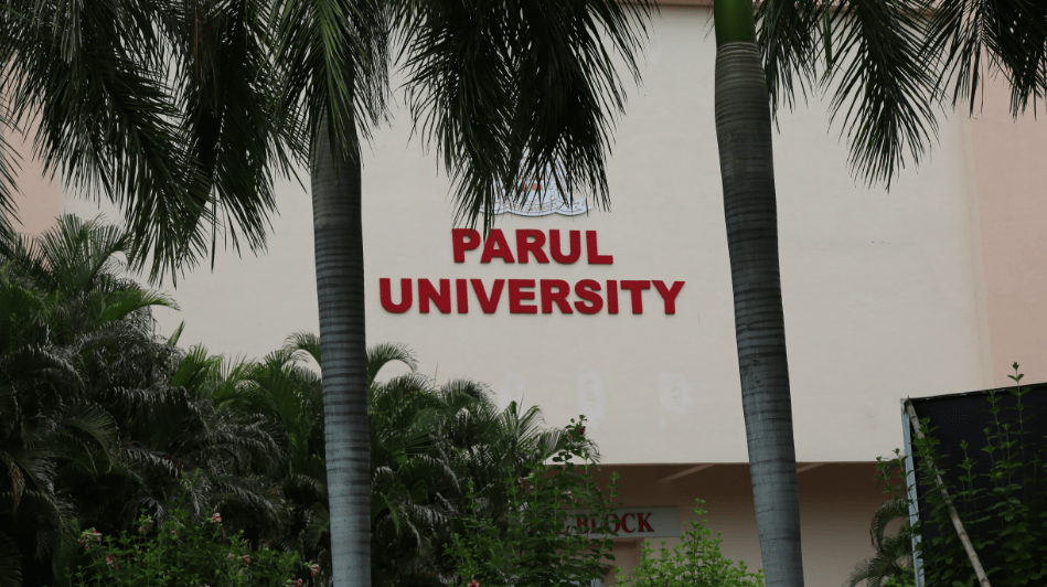 Learning M.Pharm at Parul University
